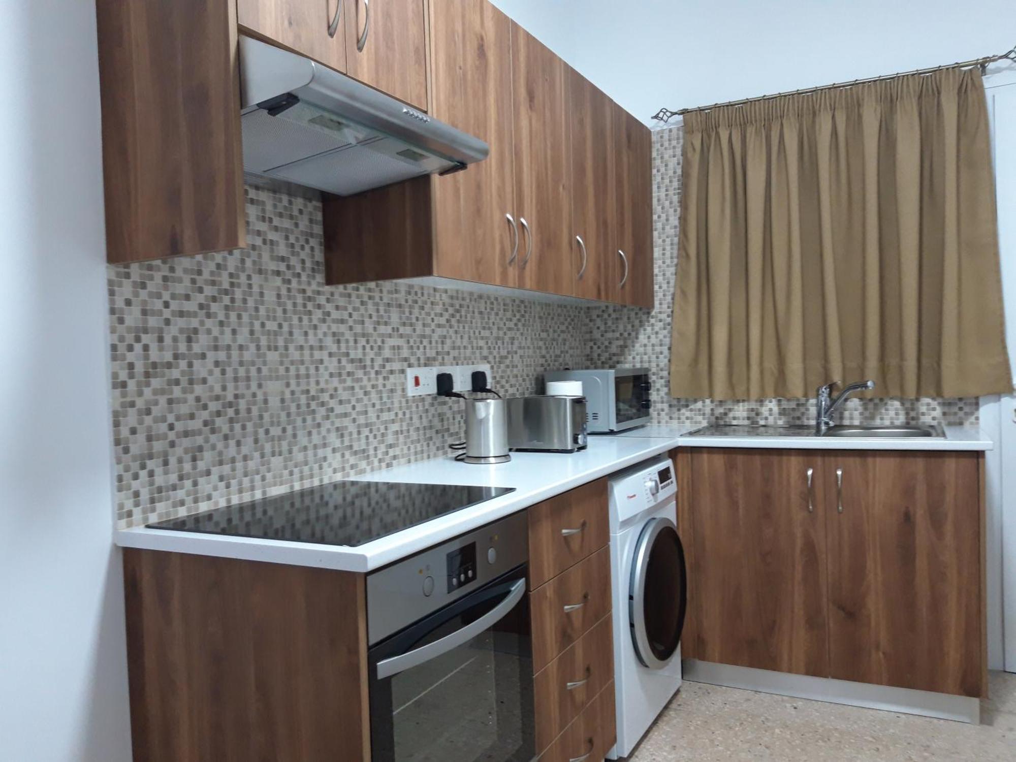 Costas Two-Bedroom Ground Floor Apartment Paphos 外观 照片