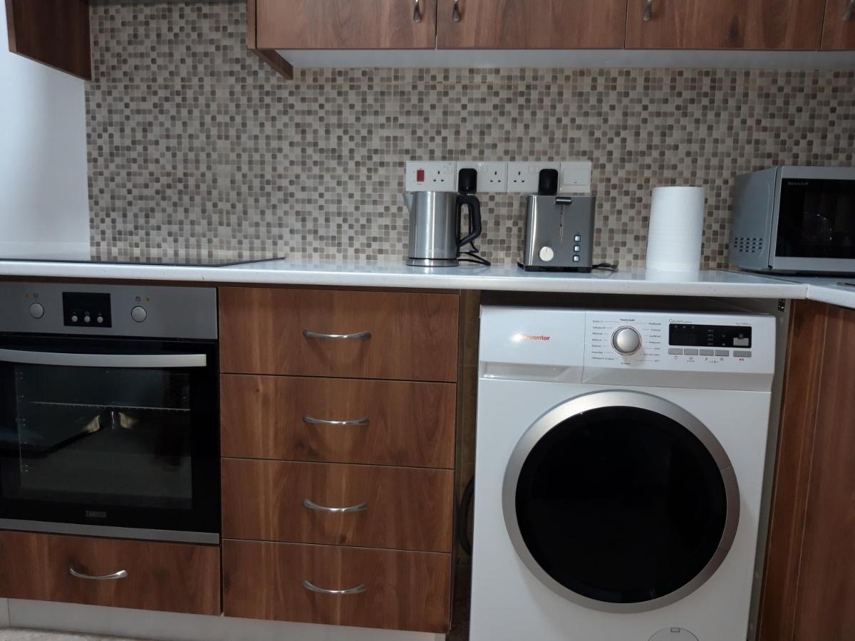 Costas Two-Bedroom Ground Floor Apartment Paphos 外观 照片
